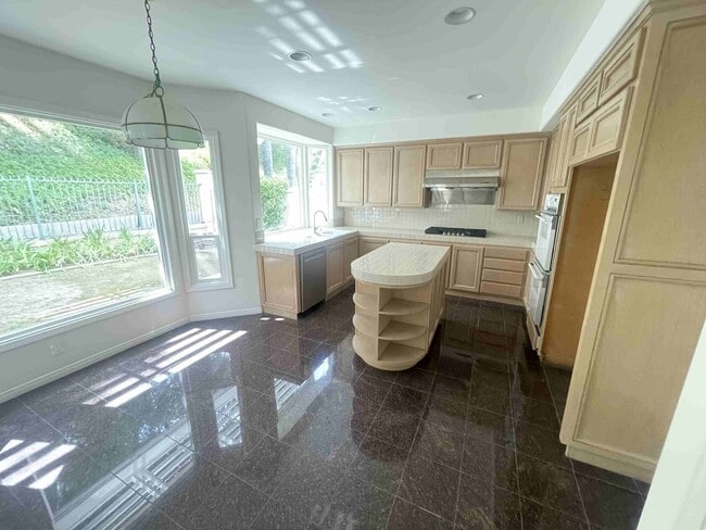 Building Photo - CALABASAS MEDITERRANEAN ESTATE IN THE BELL...
