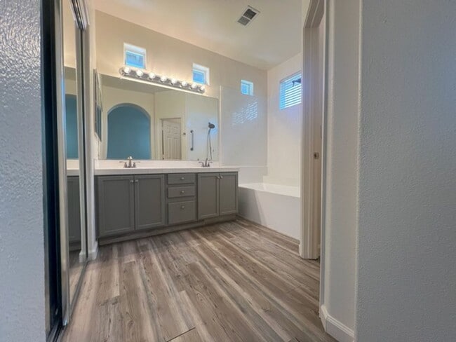 Building Photo - Stunning Views - Three Bedroom in Heron...
