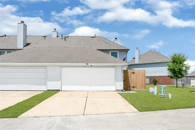 Building Photo - 1273 El Camino Village Dr