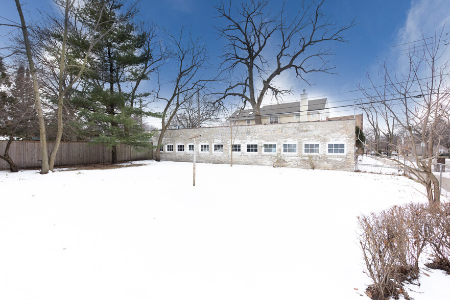 Shared yard/garage - 1044 Asbury Ave