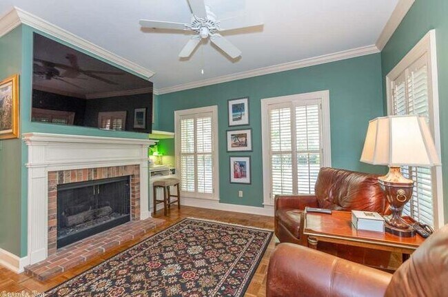 Building Photo - River Bend Townhome