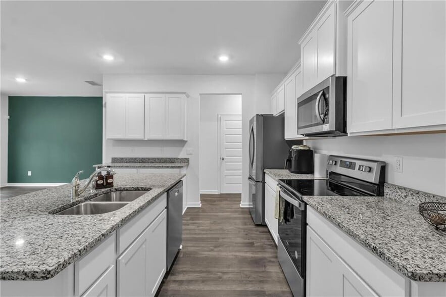 Building Photo - 1560 Gray Br Dr