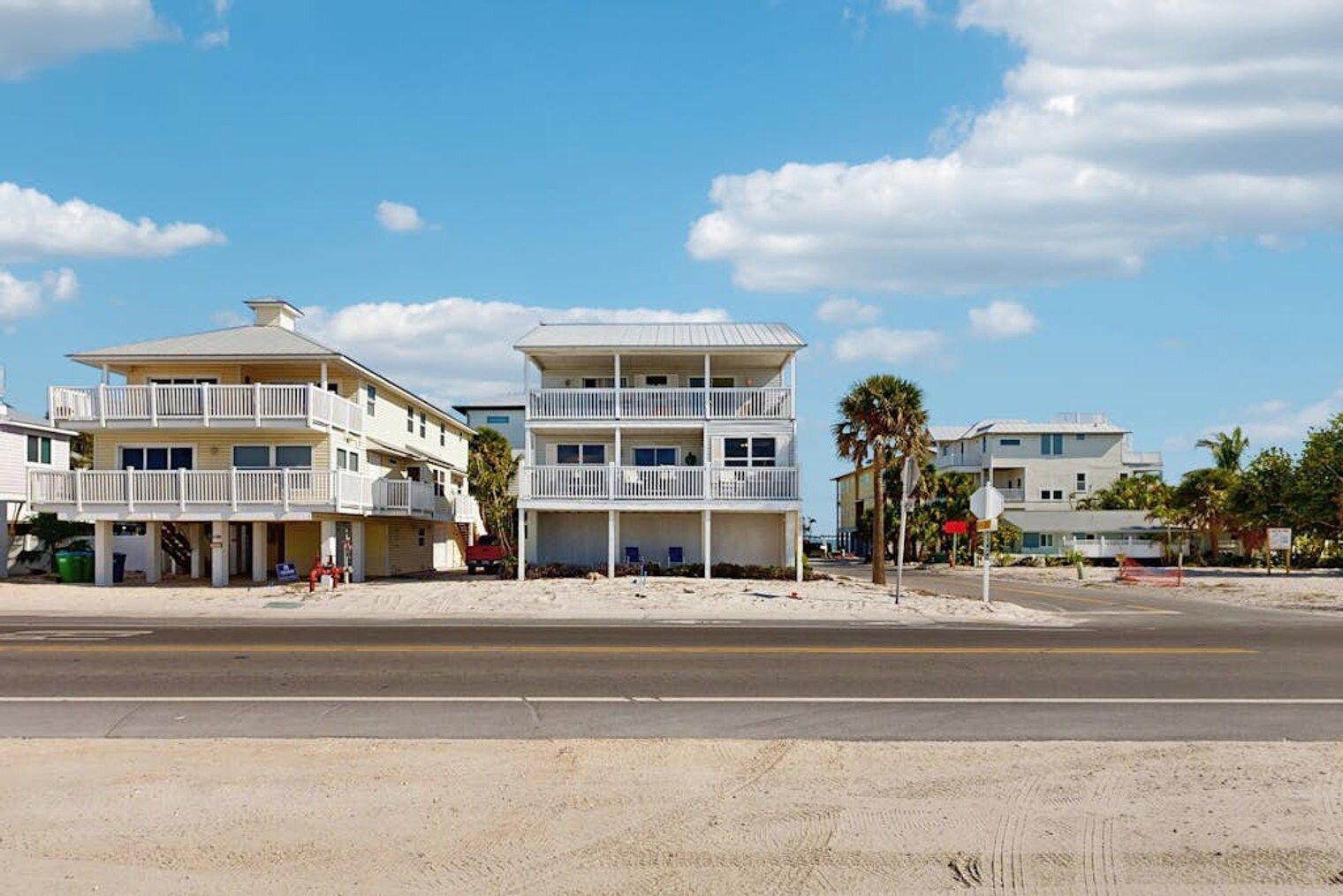 Building Photo - 1107 Gulf Dr S