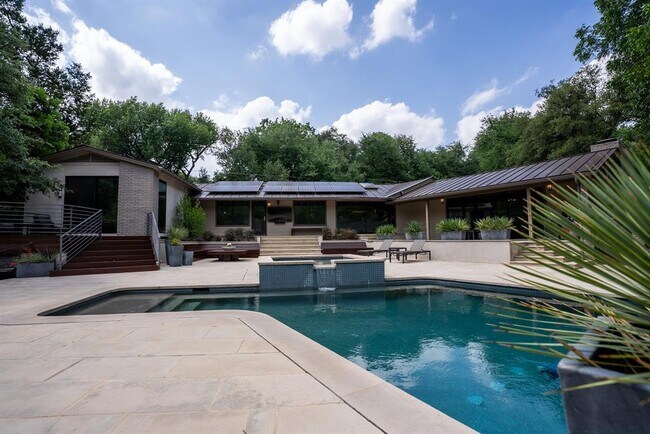 Building Photo - 3305 Laurel Cir