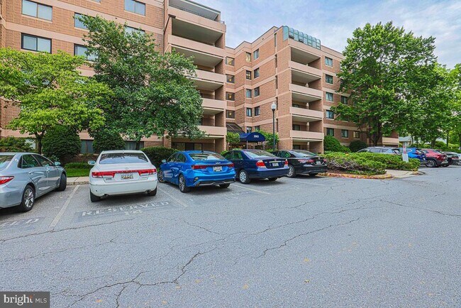 Building Photo - 2903 Fallstaff Rd