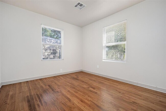 Building Photo - 7014 NW 45th St