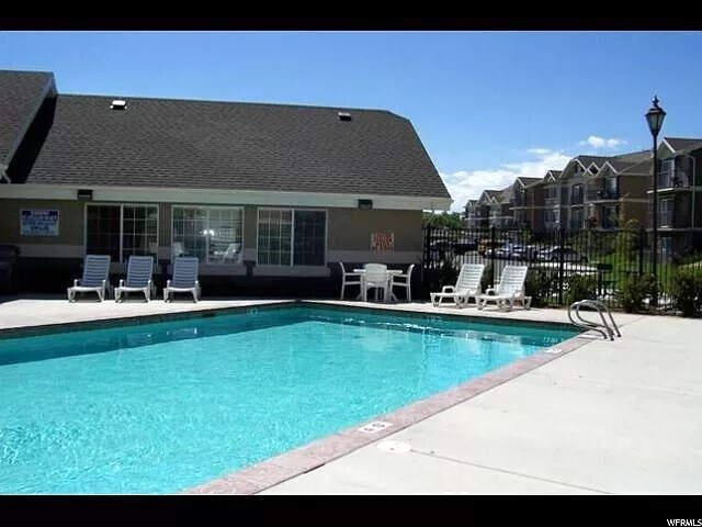 Building Photo - 3181 Alsace Way