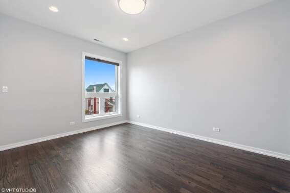 Building Photo - 4943 S Saint Lawrence Ave