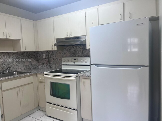 Building Photo - 13331 SW 17th Ln