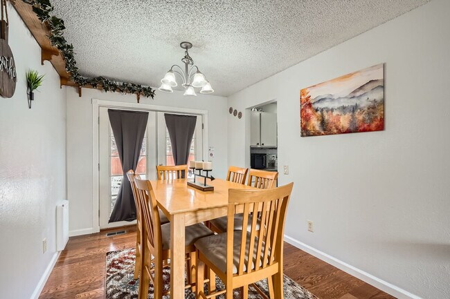 Building Photo - 10968 Jay St