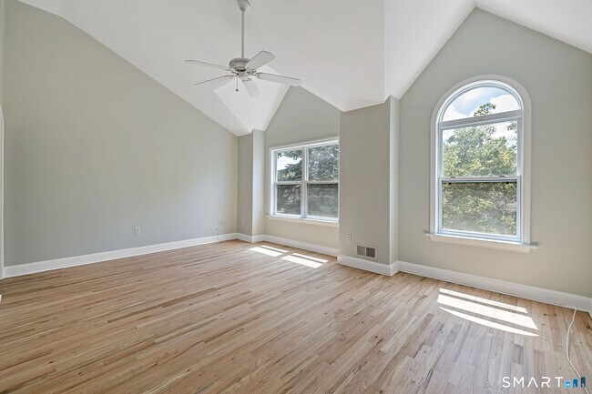 Building Photo - 7 Edgewood St