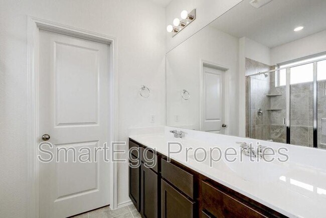 Building Photo - 1103 Diggy Dr