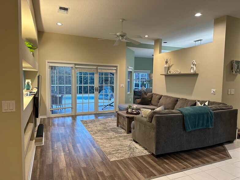 Building Photo - 5738 39th Street Cir E