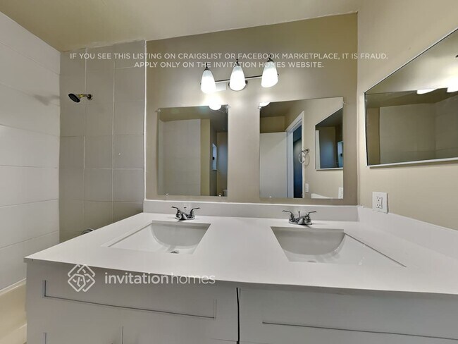 Building Photo - 11520 Whisper Sound Dr