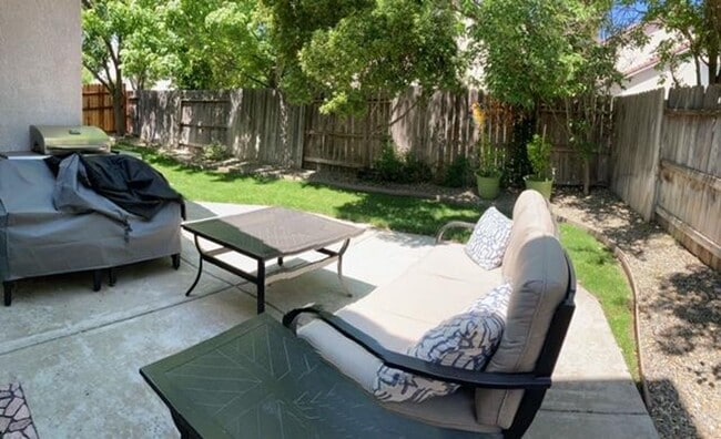 Building Photo - Stunning 4/2 Natomas Single Story!  PLEASE...