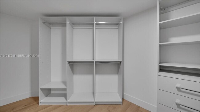 Building Photo - 555 NE 34th St