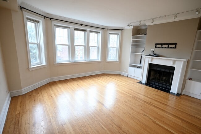 Building Photo - 1113 W Lill Ave