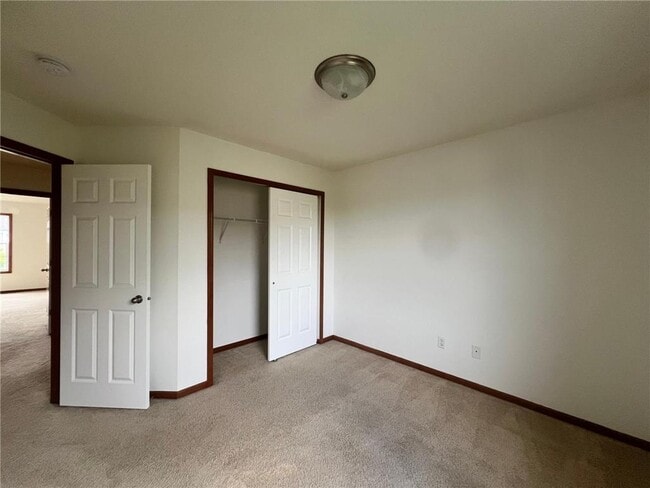 Building Photo - 5026 Yuma Ln N