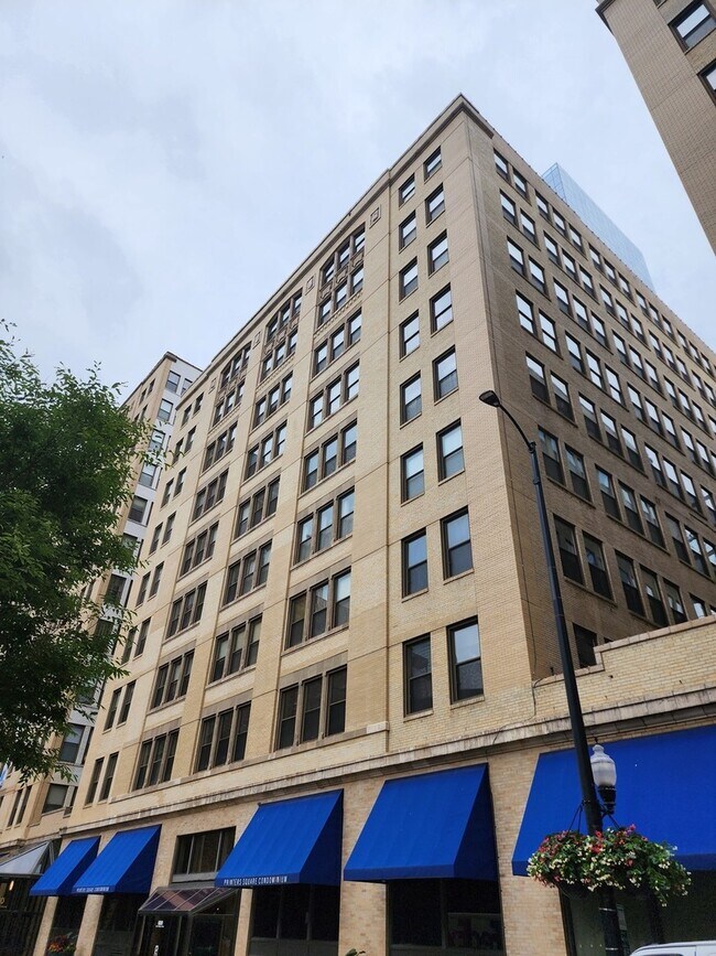 Building Photo - 680 S Federal St