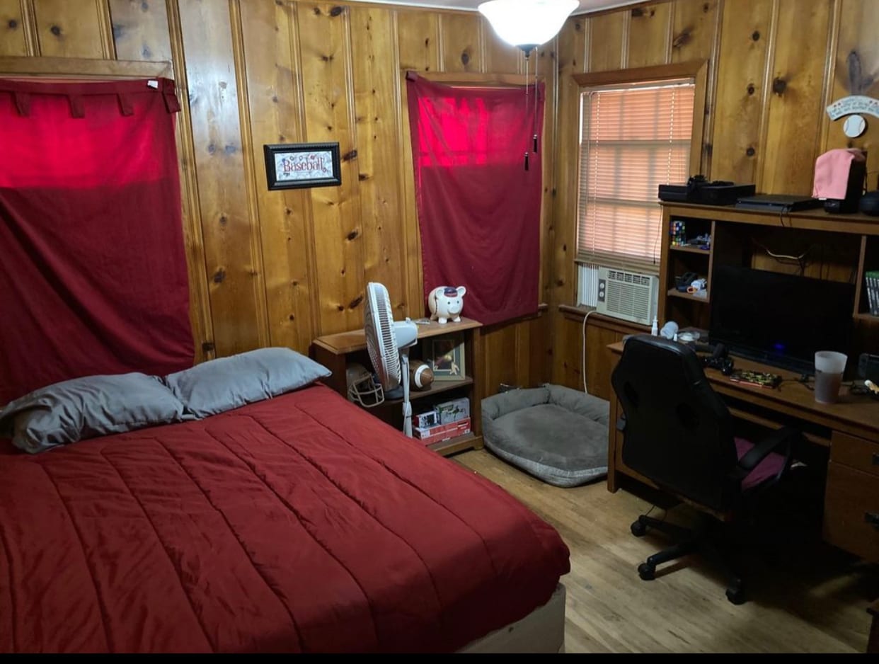 Bedroom - 1407 Travis Street