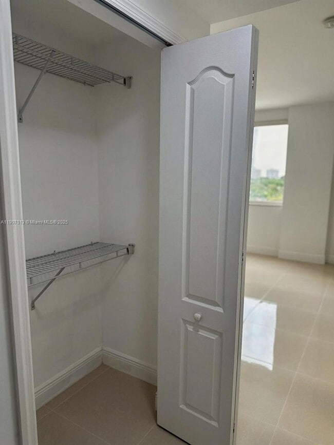 Building Photo - 2701 SW 3rd Ave