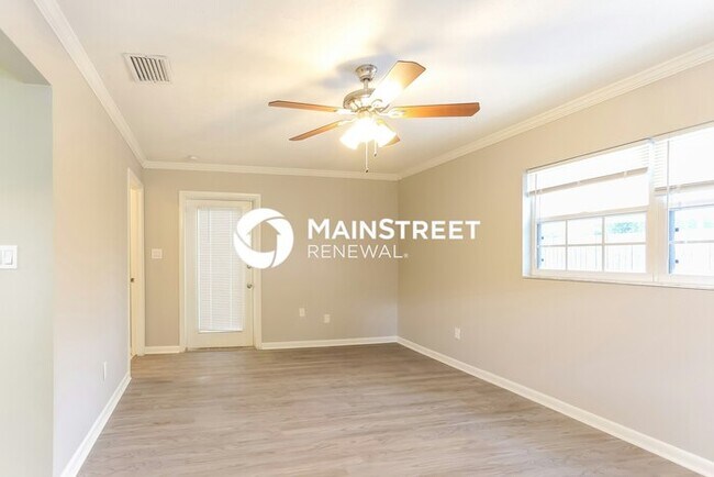 Building Photo - 4 Bedroom Pet-Friendly Home in Brandon, FL...