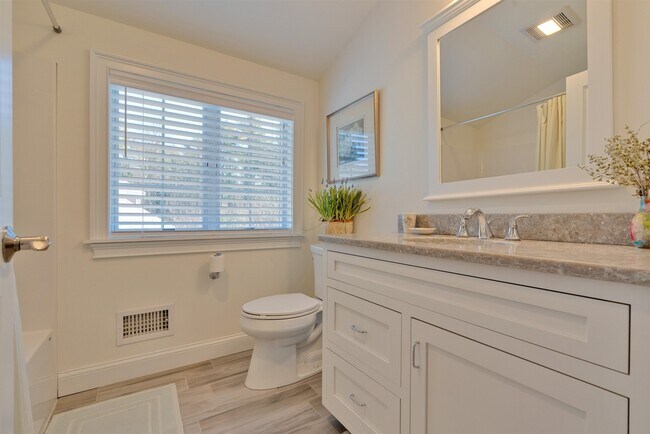 Building Photo - 100 Shepard's Cove Rd