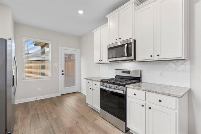 Building Photo - 1026 Whispering Winds Dr
