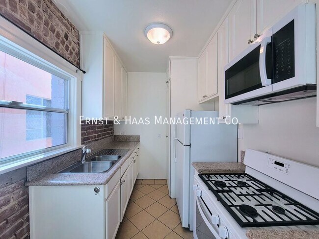 Building Photo - 635 Elm Ave