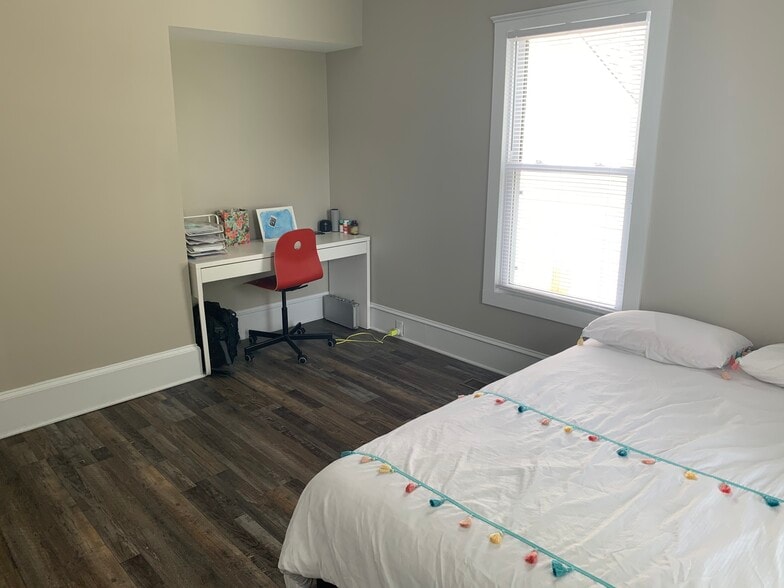 Building Photo - 1426 Harvey St