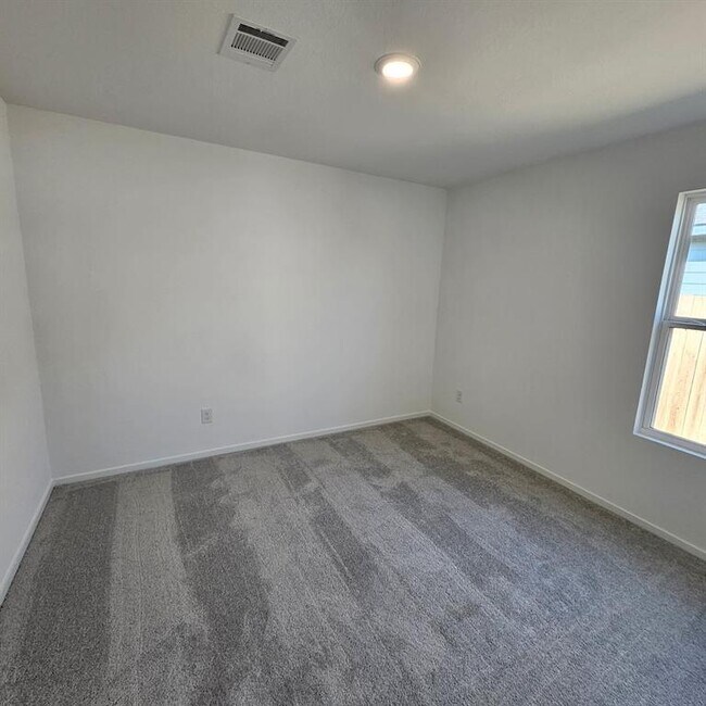 Building Photo - 25415 Birch St
