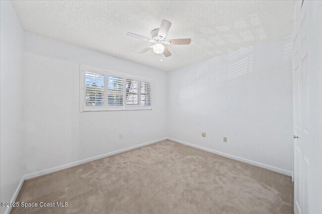 Building Photo - 413 Blue Jay Ln