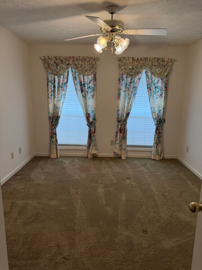 Building Photo - West Lane