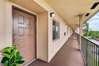Building Photo - 1650 SW 124th Terrace
