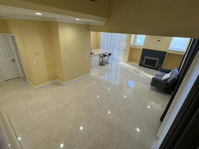 Building Photo - Summerlin North Community / Updated home 3...