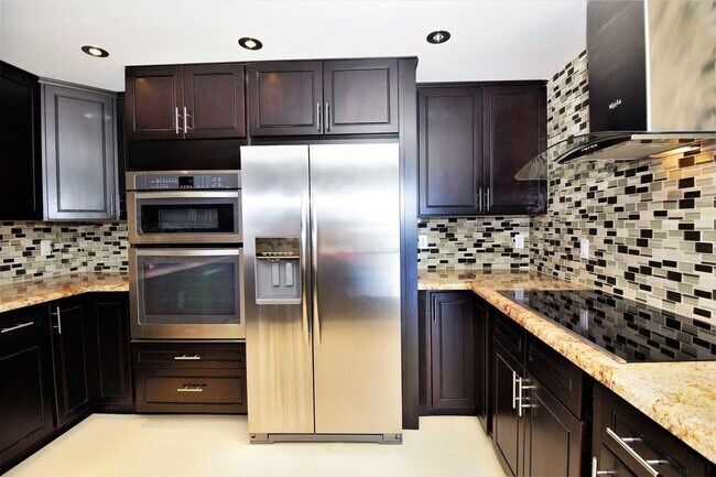 Building Photo - 1360 S Ocean Blvd