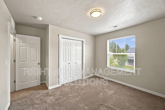 Building Photo - 10043 W Campville St