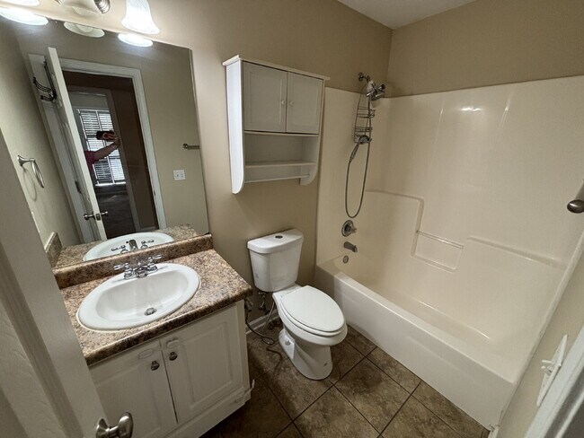 Building Photo - FOR RENT in Dothan , AL!!