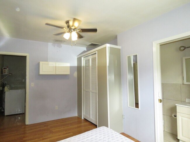 Building Photo - For Rent 4 Bd/ 3Ba Home