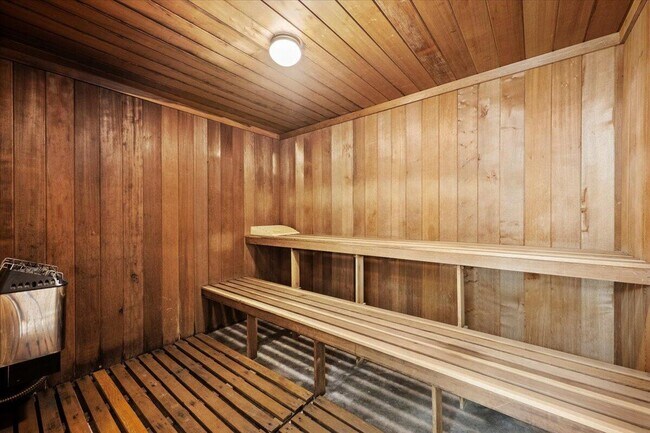 Building Photo - 3540 S Ocean Blvd