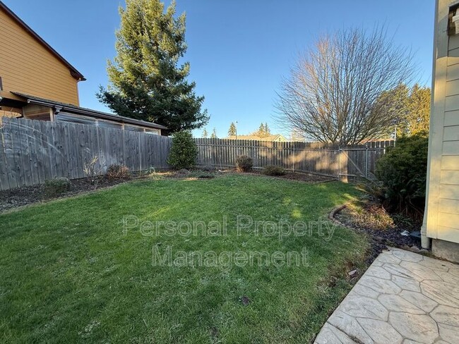 Building Photo - 11608 NE 2nd Ave