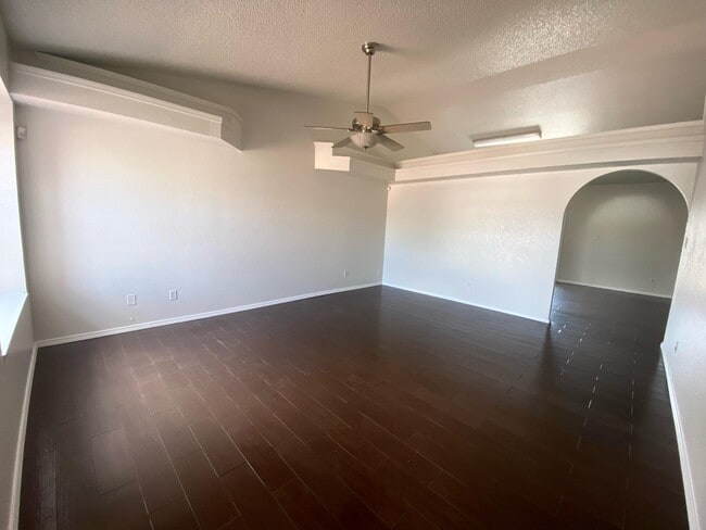 Building Photo - 3303 Almedia Pl