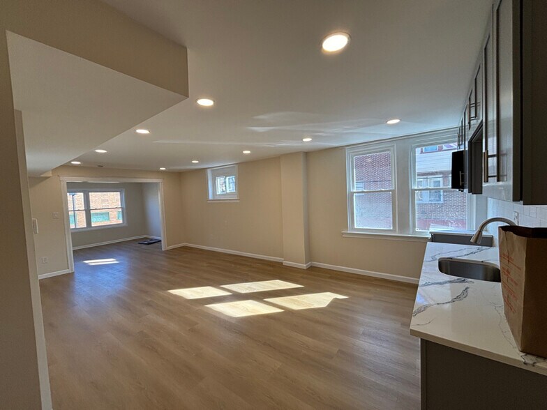 Building Photo - 1318 E Luzerne St