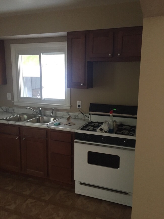 Building Photo - Cozy 3 bedroom 2bath Bungalow in nice Redford neighborhood