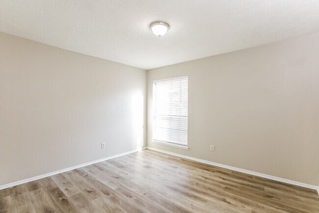 Building Photo - 7049 Ivy Pointe Row