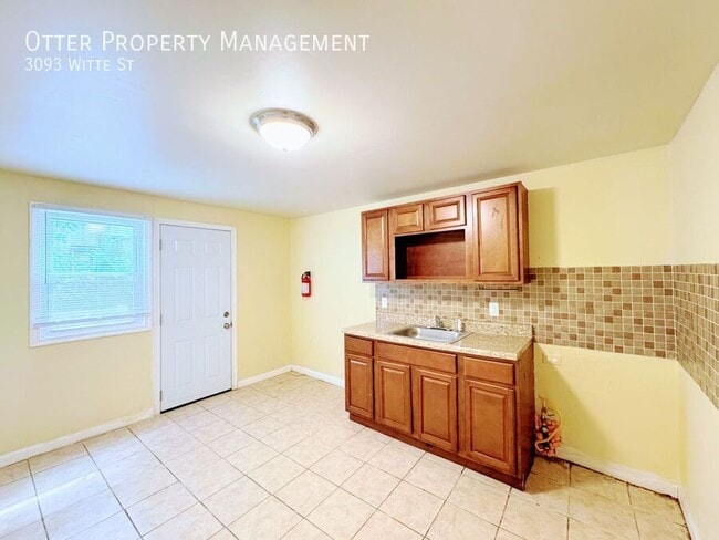 Building Photo - 3093 Witte St