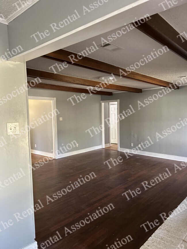 Building Photo - 56 Martha Dr