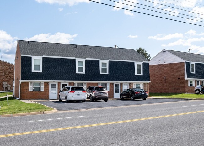 Primary Photo - Townhouse