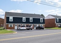 Building Photo - Townhouse