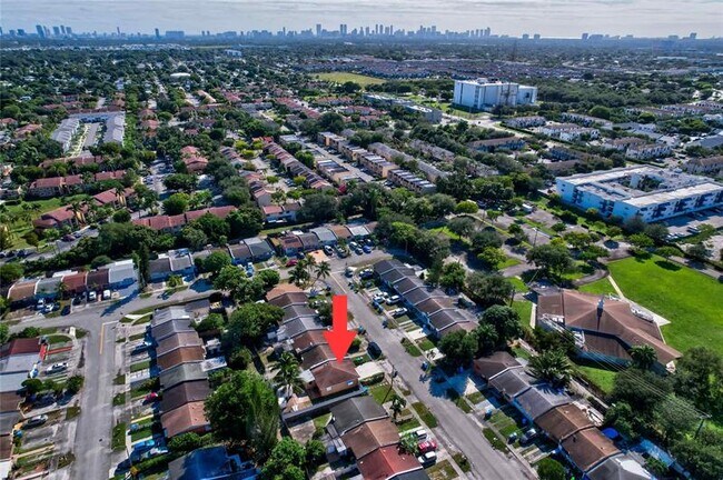 Building Photo - 5461 SW 38th Ct